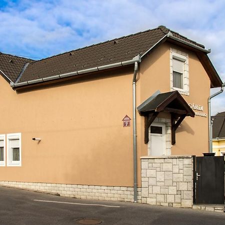 Gardi Apartman Szekszárd Eksteriør billede