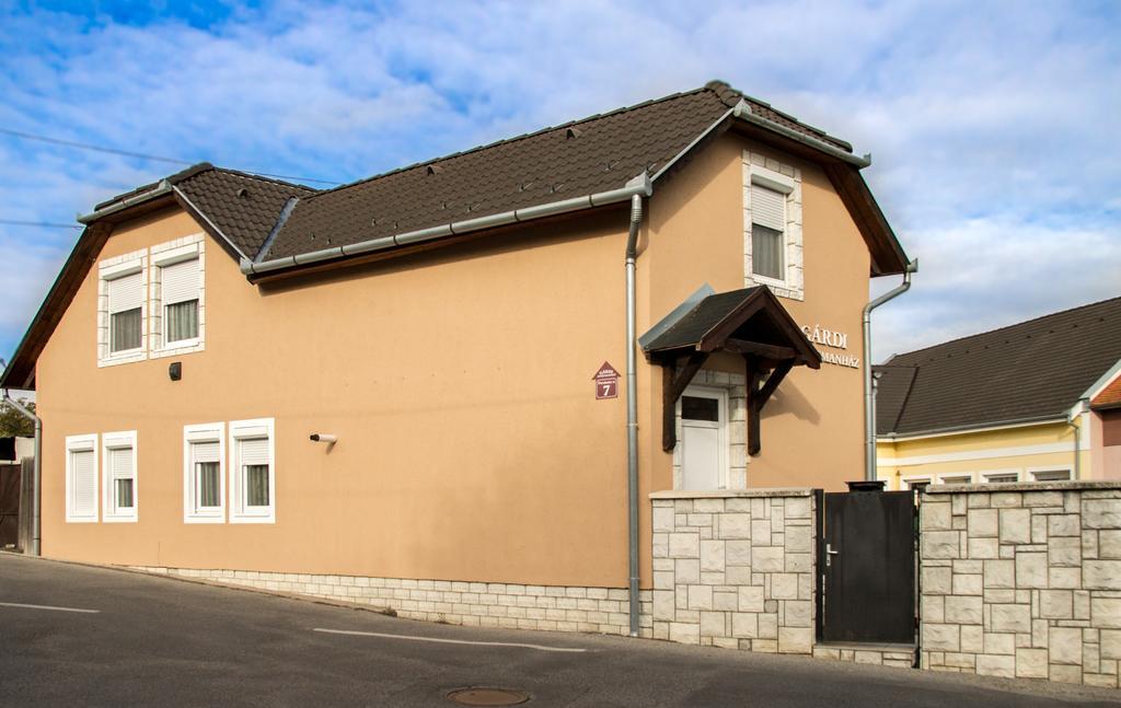 Gardi Apartman Szekszárd Eksteriør billede