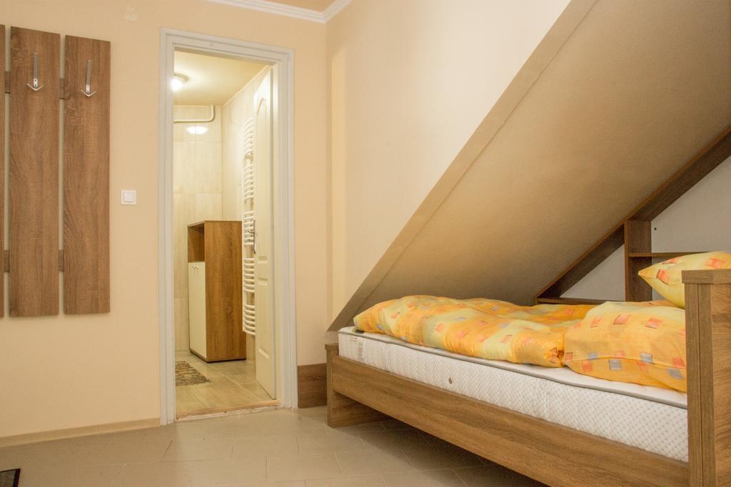 Gardi Apartman Szekszárd Eksteriør billede