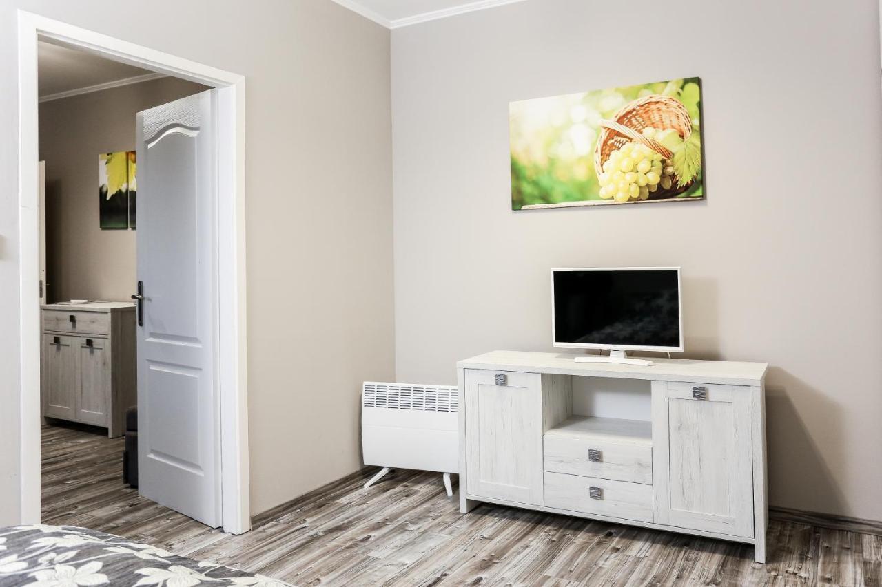 Gardi Apartman Szekszárd Eksteriør billede