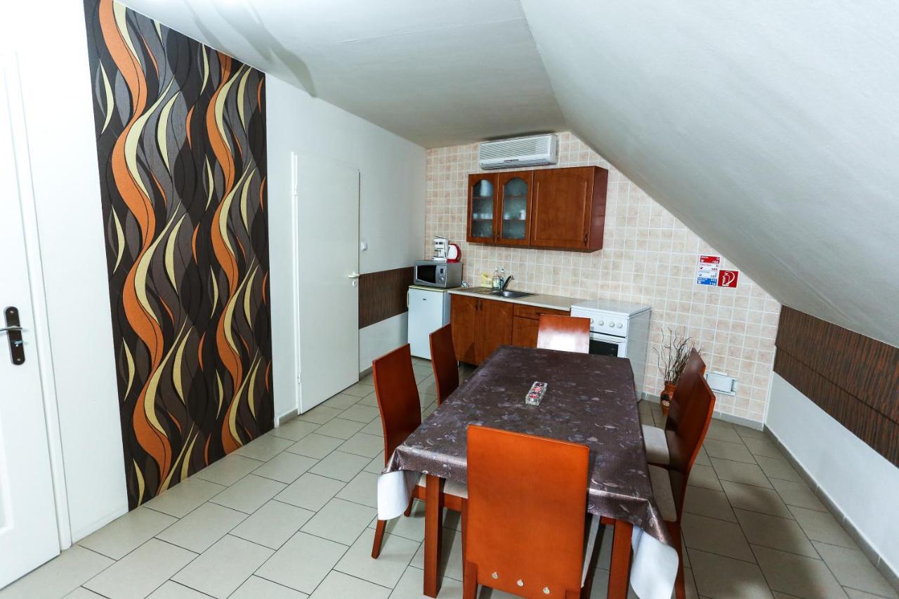 Gardi Apartman Szekszárd Eksteriør billede